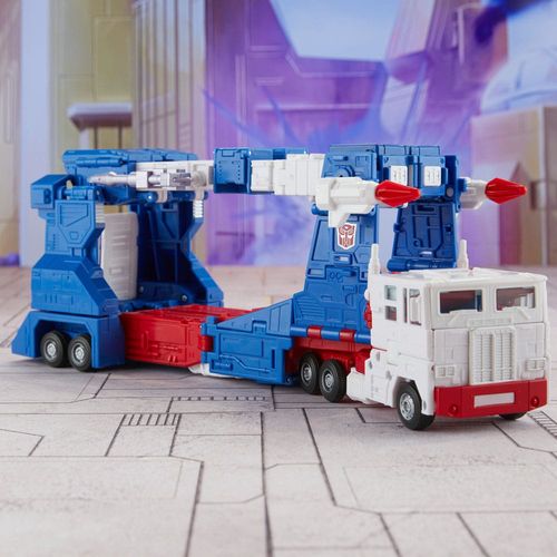 Transformers Studio Series Commander The Transformers: The Movie 86-21 Ultra Magnus Figure - Imagen 10